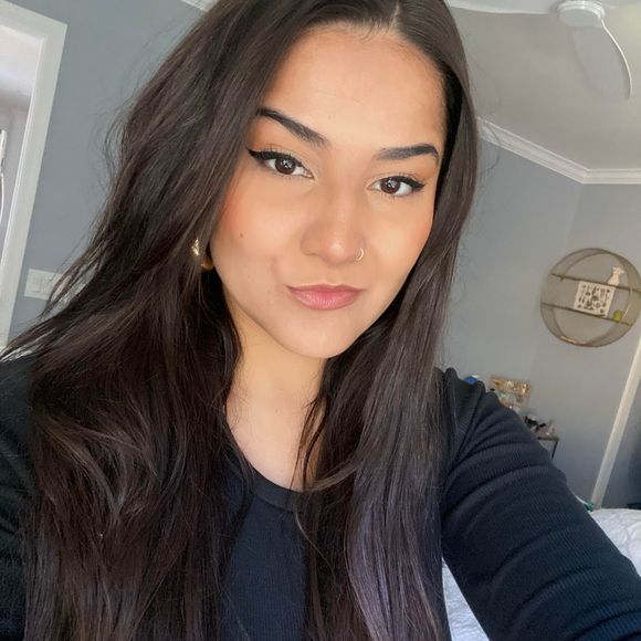 Meet your Posher, Erica - Picture 1 of 1